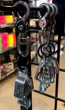 Show details for Glove Clip - Gator Gripper Clip Picture of Glove Clip - Gator Gripper Clip